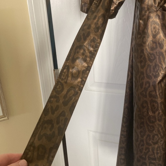 Animal print trench coat. Fully lined size 12. - Picture 7 of 7